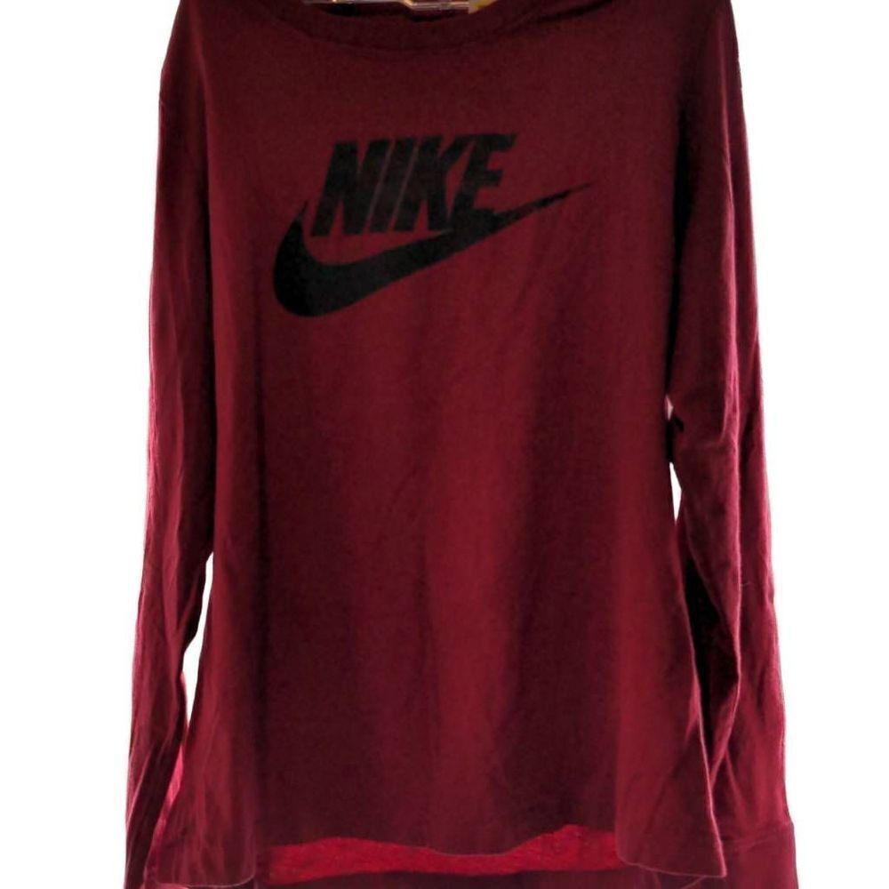 Nike Sportswear Essential Logo Top Women's Pomegranate Crew Neck Long Sleeve Tsh